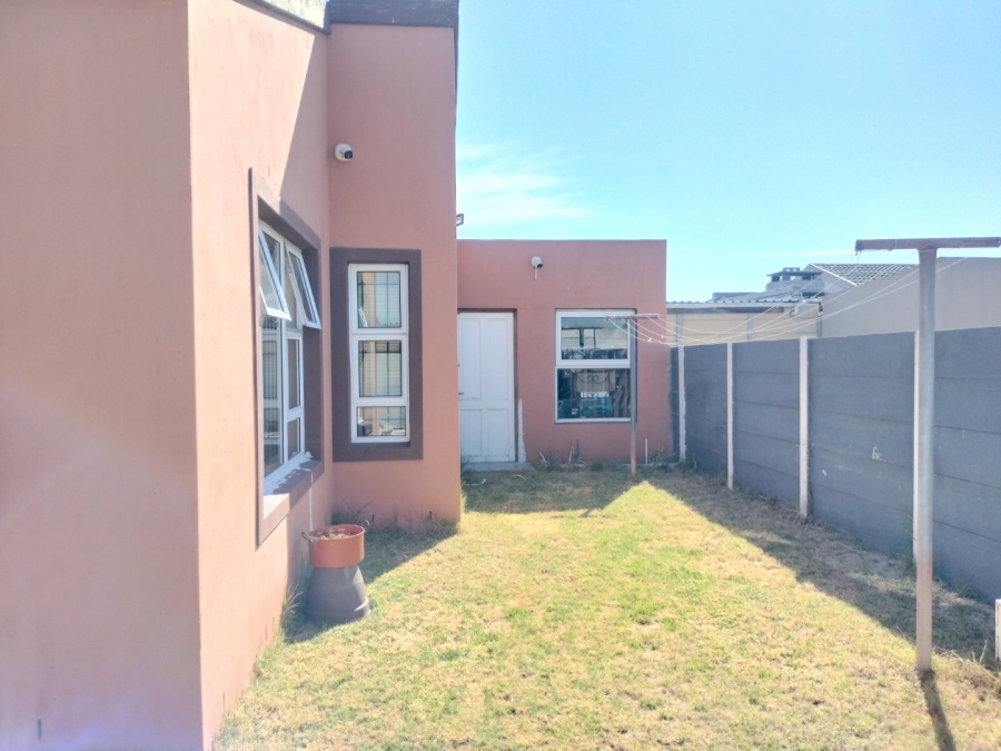  Bedroom Property for Sale in Silwood Heights Western Cape